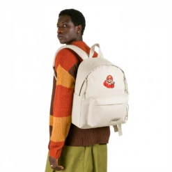 EASTPAK DAY PAK'R MONOTONE BEIGE Mario Sharp Focus Embroidered Backpack 3 EASTPAK DAY PAK'R MONOTONE BEIGE Mario Sharp Focus Embroidered Backpack -Eastpak Embroidered Backpacks JS0A85MADPCOS1 EMBRO 20260426 230 detail 1