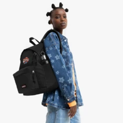 EASTPAK DAY PAK'R BLACK Mario Victory Smile Embroidered Backpack 3 EASTPAK DAY PAK'R BLACK Mario Victory Smile Embroidered Backpack -Eastpak Embroidered Backpacks JS0A85MADPCOS2 EMBRO 20260426 082 detail 1